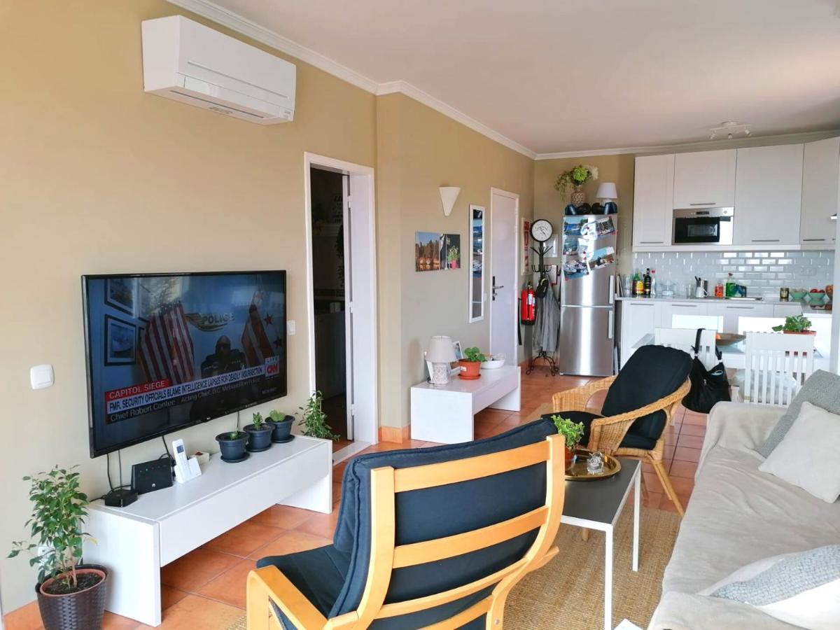 Sweden Apartment - Top Floor One Bedroom With Sea Views - Rs 라고스 외부 사진