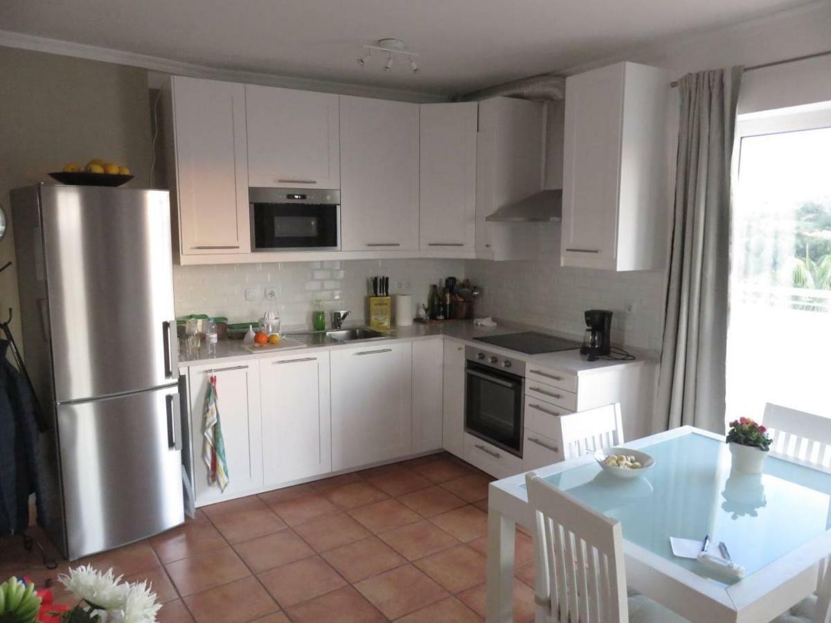 Sweden Apartment - Top Floor One Bedroom With Sea Views - Rs 라고스 외부 사진